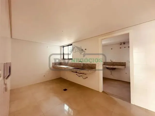 Imagem 2: Ca4702Imóvel para Venda Tem 200 Metros Quadrados com 4 Quartos em Granbery - Juiz de Fora