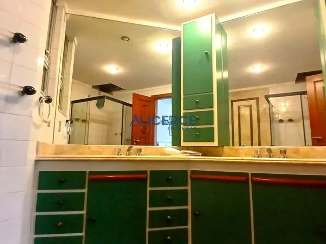 Imagem 8: Apartamento Amplo e Sofisticado no Centro da Cidade