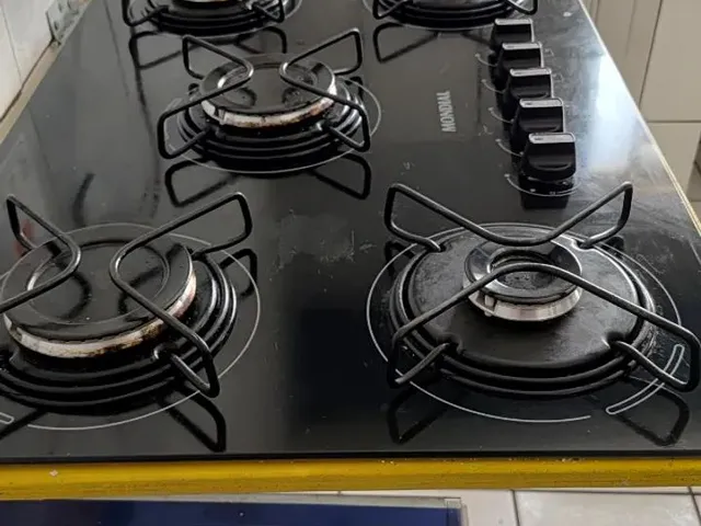 Imagem 5: Quarto Individual em Prédio com Mobília e Cozinha Montada