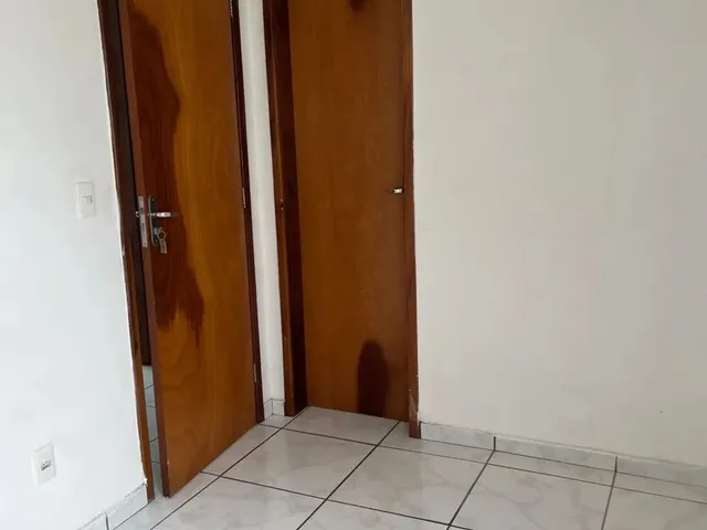 Imagem 2: Aluga-Se Quarto Pequeno em Apartamento!!