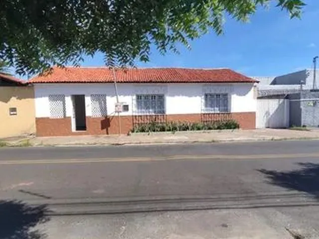 Imagem: Casa para Aluguel, 4 Quartos, 1 Vaga, Porenquanto