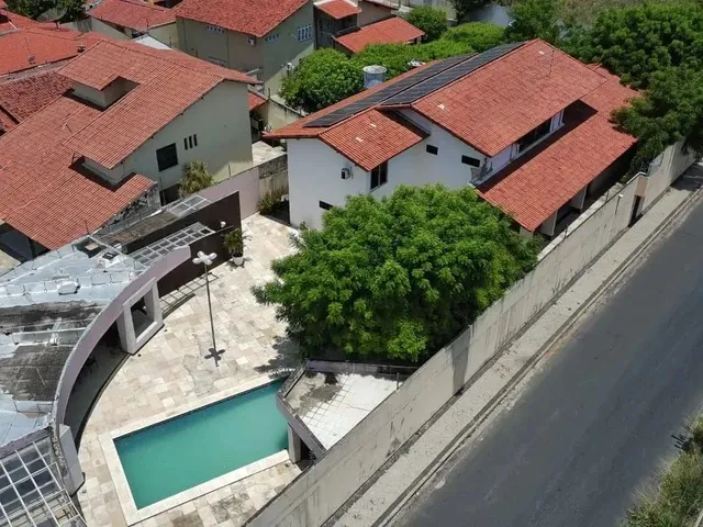Imagem: Casa no Bairro Ininga com 05 Quartos e 1200M²