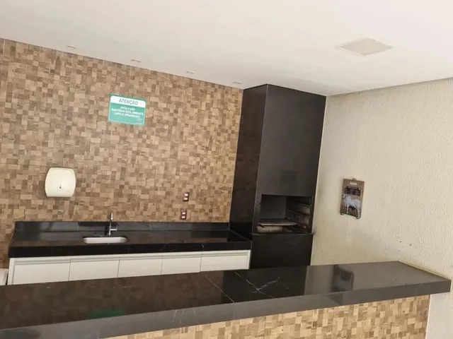 Imagem: O apartamento possui 2 Dormitórios, 1 Banheiro, 1 Vaga na