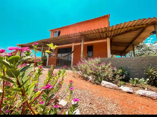 Imagem: A casa possui 2 Dormitórios, 1 Banheiro, 1 Vaga na