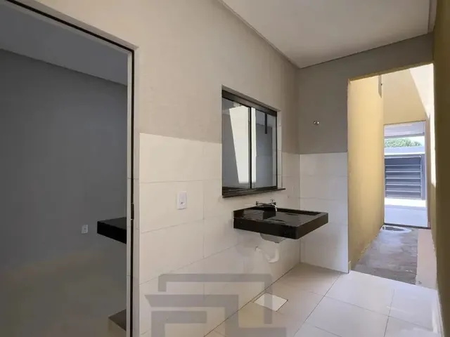 Imagem 2: Casa no Setor Laguna Parque em Trindade-Go, 2 Quartos Sendo Um Suíte