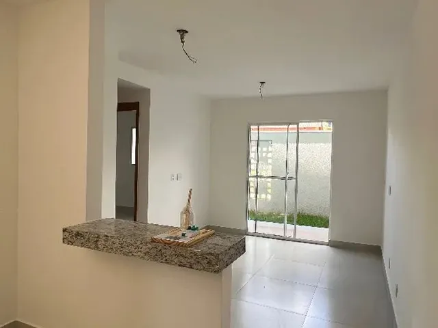 Imagem: O apartamento possui 2 Dormitórios, 1 Banheiro, 1 Vaga na