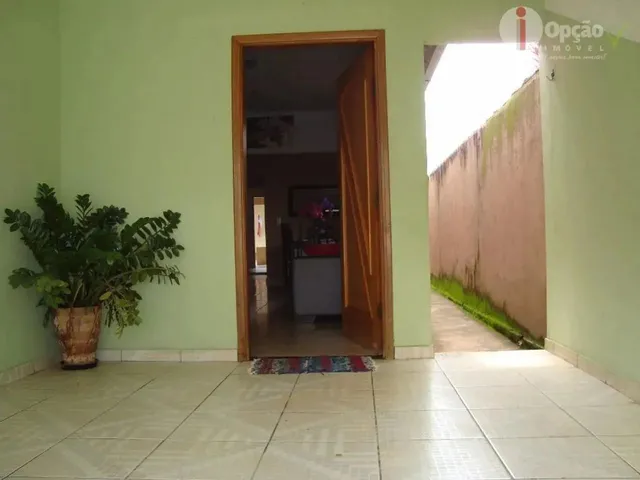 Imagem: A casa possui 2 Dormitórios, 1 Suíte, 1 Banheiro, 1 Vaga