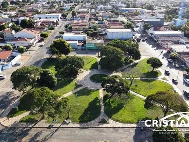 Imagem 1: Casa em Frente À Praça do Colégio Militar