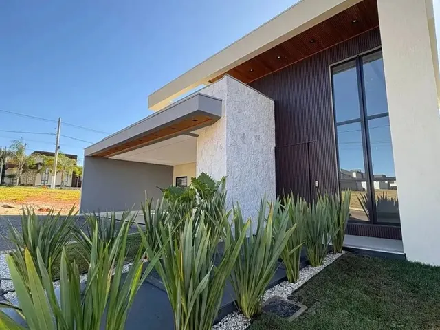 Imagem: A casa possui 3 Dormitórios, 1 Suíte, 4 Banheiros, 4