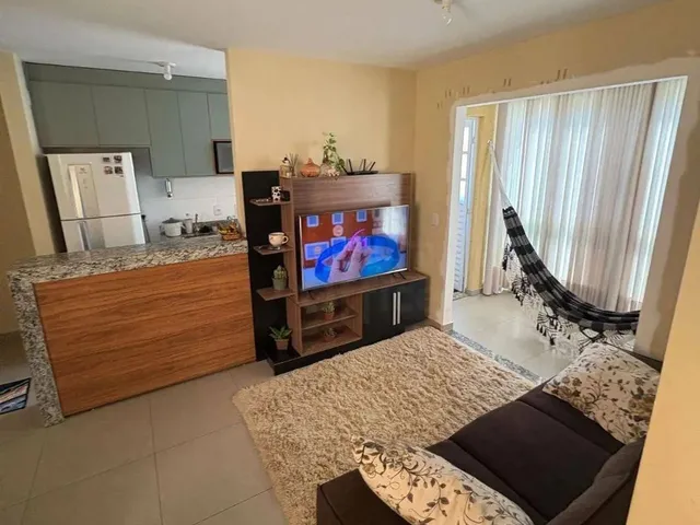 Imagem: O apartamento possui 2 Dormitórios, 1 Suíte, 1 Banheiro,