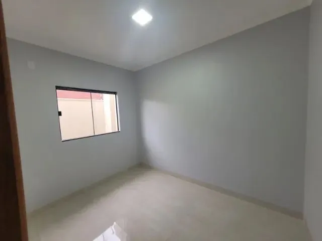 Imagem 10: Casa em Anápolis com 3 Quartos, 1 Suíte, Garagem para 2 Carros, Sala com Pé Direito