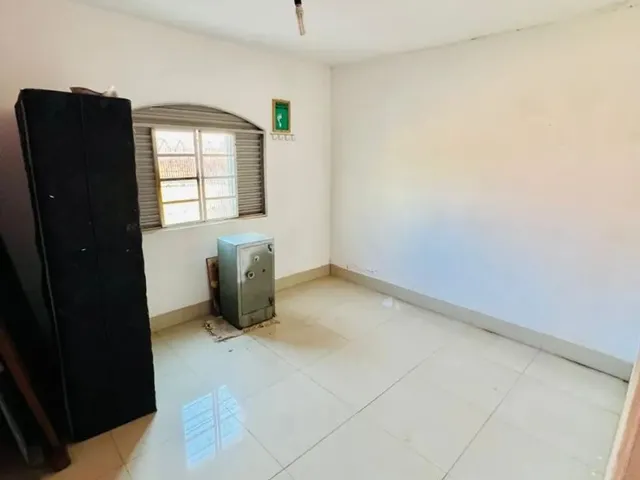 Imagem 14: Casa Grande com 4 Vagas Coberta no Centro Bairro Vila Góis Anápolis