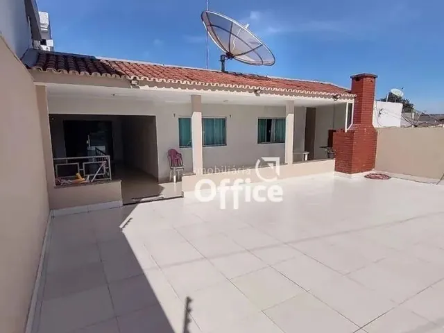 Imagem: Sobrado com 3 Dormitórios À Venda, 306