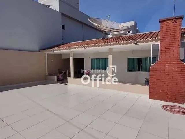 Imagem 8: Sobrado com 3 Dormitórios À Venda, 306 M² por R$ 670.000,00 - Setor Central