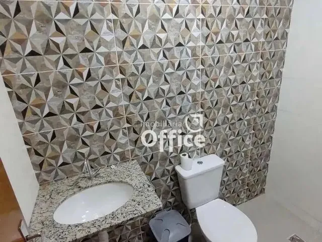 Imagem 10: Sobrado com 3 Dormitórios À Venda, 306 M² por R$ 670.000,00 - Setor Central