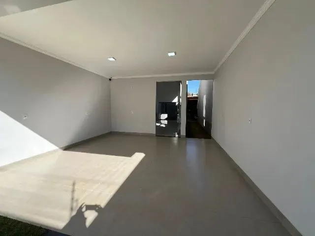 Imagem 2: Casa Anápolis com 3 Quartos, Próximo Ao Supermercado do Povo com Terreno de 180 M²