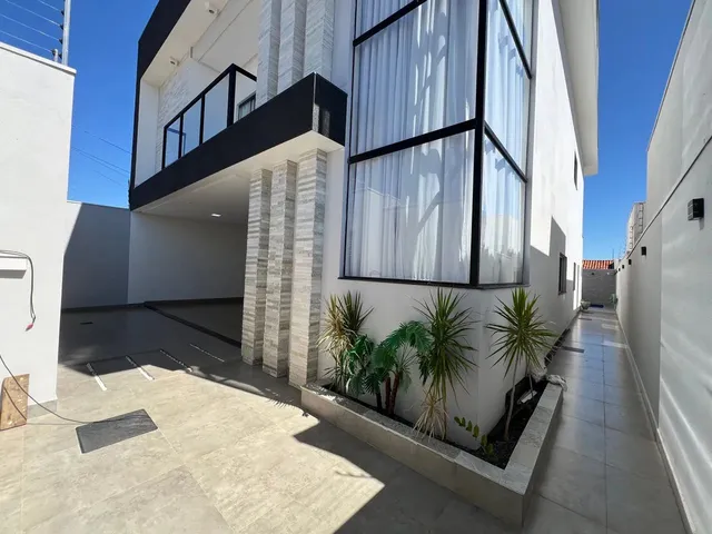 Imagem 1: Sobrado de Alto Padrão Anápolis com 5 Quartos, 4 Suítes e 2 com Closet, Piscina