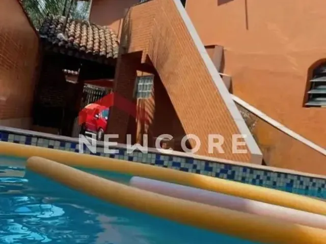Imagem: Casa de Condomínio em Rua Aprovada 890