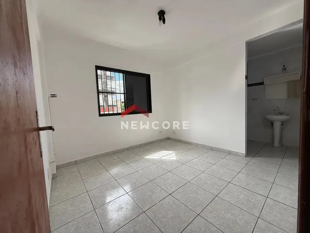 Imagem: O apartamento possui 2 Dormitórios, 1 Suíte, 1 Banheiro,
