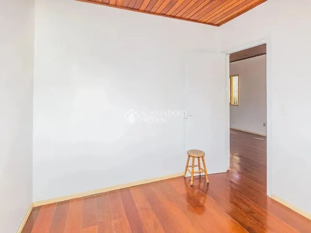 Imagem 2: Casa 4 Quarto(S), no Bairro Partenon