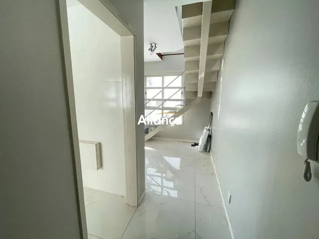 Imagem 4: Apartamento Cobertura para Aluguel Semi Mobiliado com 2 Dormitórios, Churrasqueira E