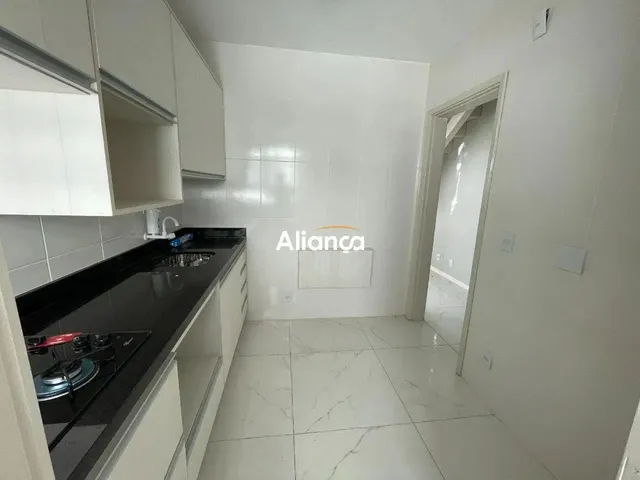 Imagem 2: Apartamento Cobertura para Aluguel Semi Mobiliado com 2 Dormitórios, Churrasqueira E