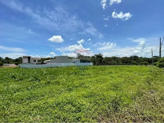 Imagem: O terreno possui 423m² de Área e está localizado em
