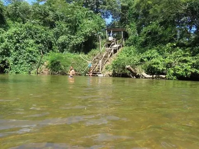 Imagem 12: Baixou P Vender Pego Veículo Chácara Aguaçu Beira de Rio