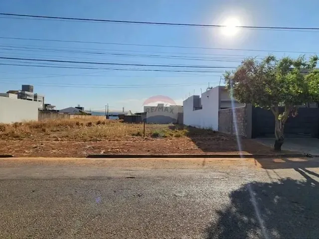Imagem: O terreno possui 490m² de Área e está localizado em