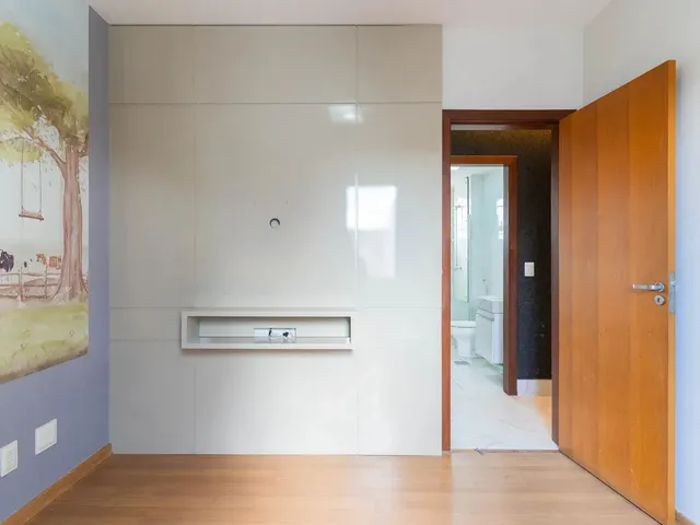 Imagem 14: Imóvel para Venda Possui 260 Metros Quadrados com 4 Quartos em Gutierrez - Belo Horizonte