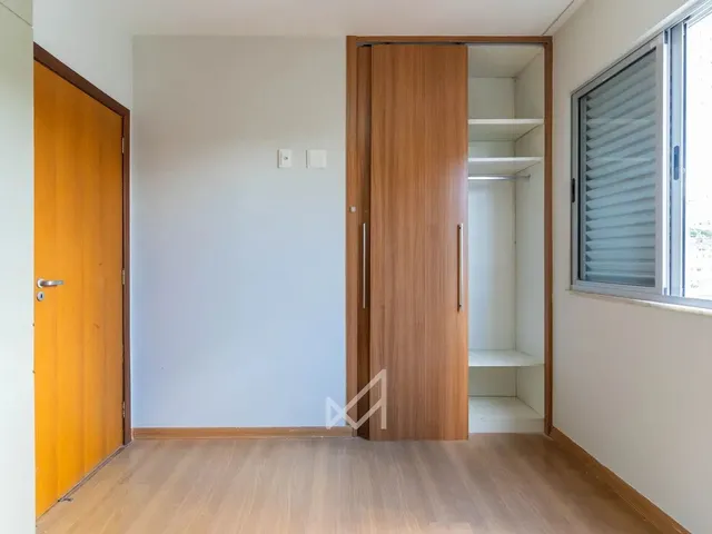 Imagem 5: Imóvel para Venda Possui 260 Metros Quadrados com 4 Quartos em Gutierrez - Belo Horizonte