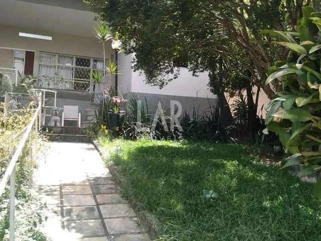 Imagem: Casa À Venda, 4 Quartos, 1 Suíte, 5 Vagas