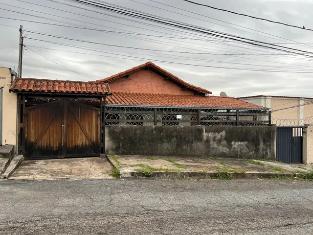 Imagem: Vendo Casa 4 Qtos Bairro Madre Gertrudes