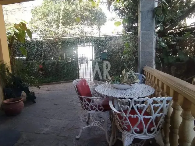 Imagem: Casa À Venda, 7 Quartos, 2 Suítes, 3 Vagas