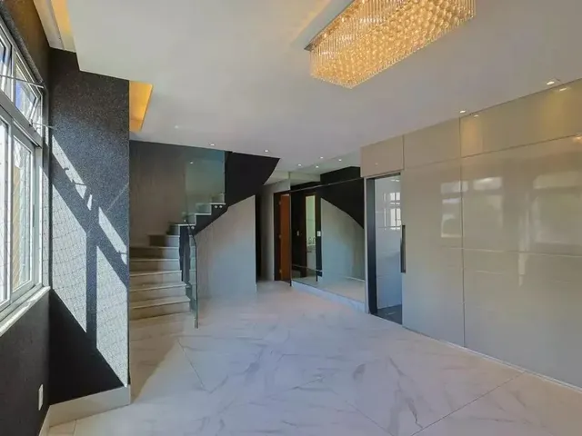 Imagem 3: Duplex para Venda Possui 260 Metros Quadrados com 4 Quartos em Gutierrez - Belo Horizonte