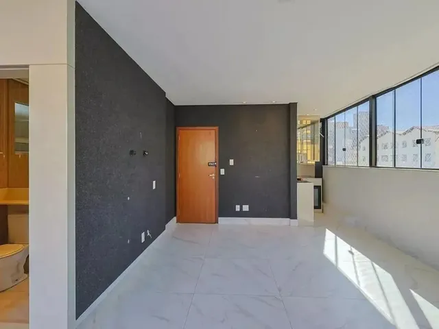 Imagem 8: Duplex para Venda Possui 260 Metros Quadrados com 4 Quartos em Gutierrez - Belo Horizonte
