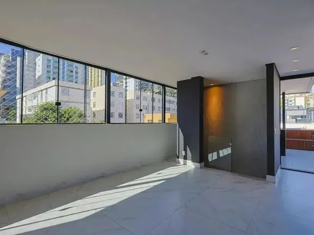 Imagem 11: Duplex para Venda Possui 260 Metros Quadrados com 4 Quartos em Gutierrez - Belo Horizonte
