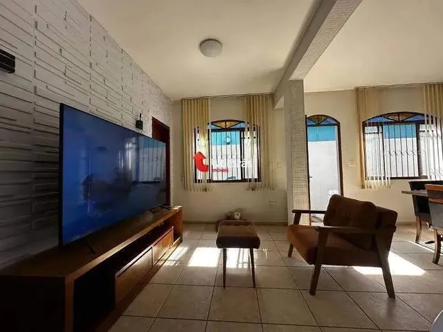 Imagem: Casa À Venda, 5 Quartos, 1 Suíte, 6 Vagas