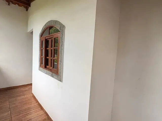 Imagem: A casa possui 1 Dormitório, 1 Banheiro, 120m² de Área e