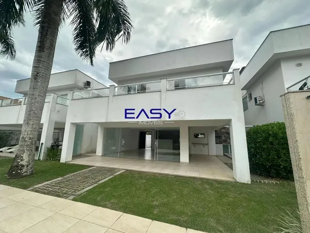Imagem: Linda Casa de Canal com Vaga Náutica em