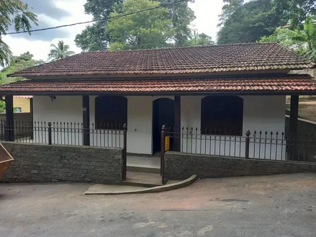 Imagem: A casa possui 3 Dormitórios, 1 Suíte, 3 Banheiros, 1 Vaga