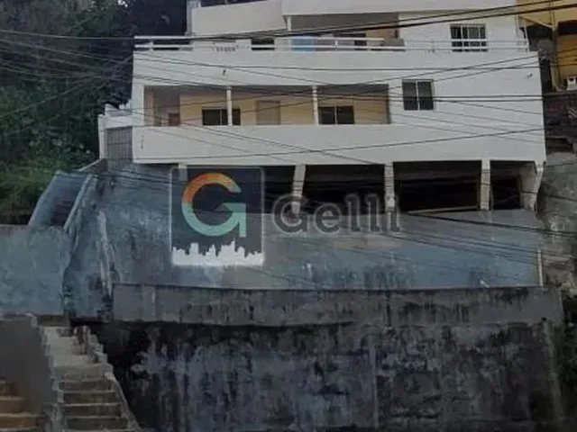 Imagem: A casa possui 1 Dormitório, 1 Banheiro, 1 Vaga na garagem,