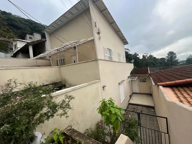 Imagem: Casa de Um Quarto, 02 Banheiro e Local para