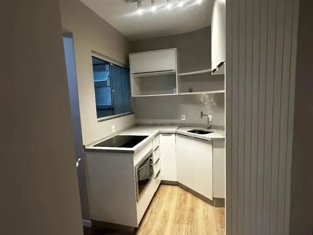 Imagem 2: Apartamento com 2 Dormitórios no Centro de Floripa