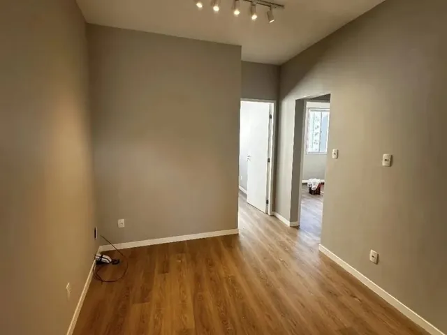 Imagem 3: Apartamento com 2 Dormitórios no Centro de Floripa