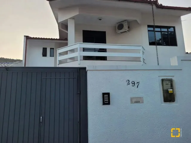Imagem 9: Casa de 4 Dormitórios, Piscina em Ótima Localização