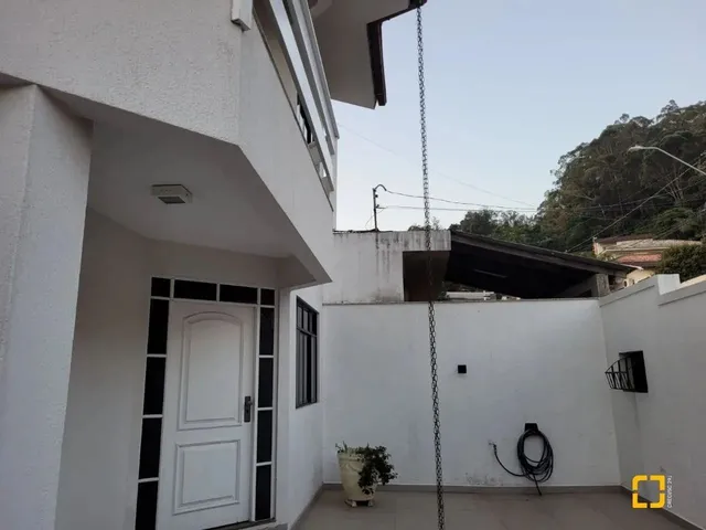 Imagem 8: Casa de 4 Dormitórios, Piscina em Ótima Localização