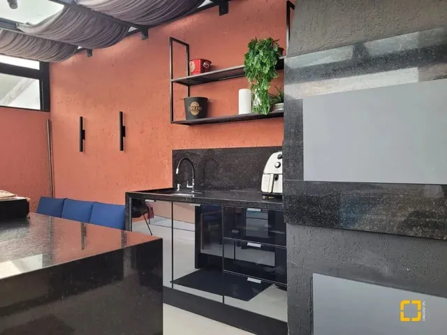 Imagem 11: Casa de 4 Dormitórios, Piscina em Ótima Localização