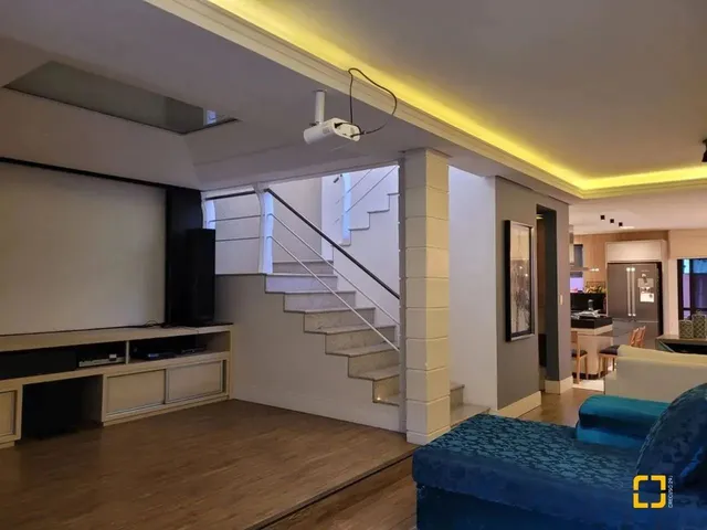 Imagem 15: Casa de 4 Dormitórios, Piscina em Ótima Localização