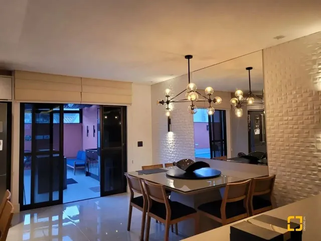 Imagem 4: Casa de 4 Dormitórios, Piscina em Ótima Localização